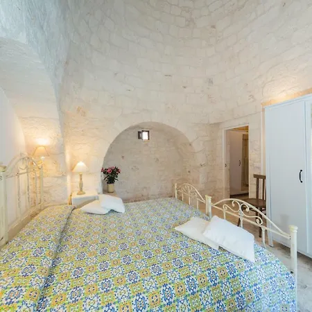 Trulli Curri * Selva Di Fasano